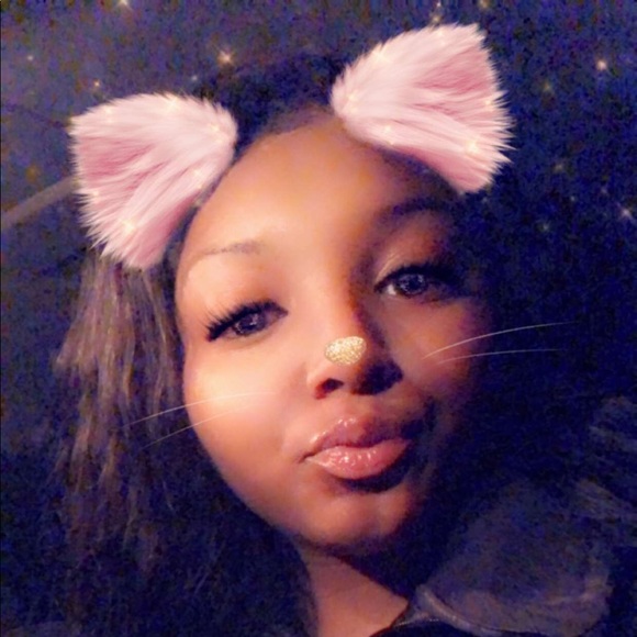 Meet your Posher, Angelique - Picture 1 of 1